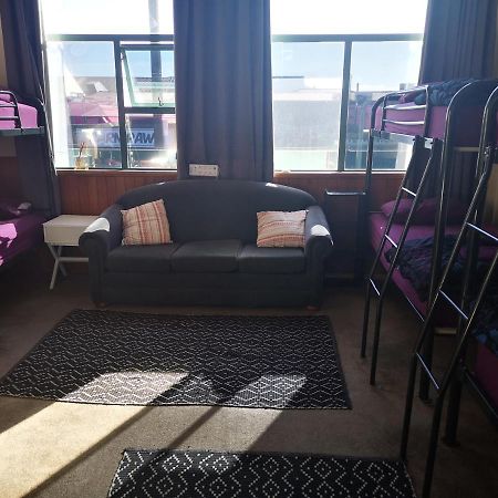 Mountain Jade Backpackers,Private Rooms & Studios Hokitika Esterno foto