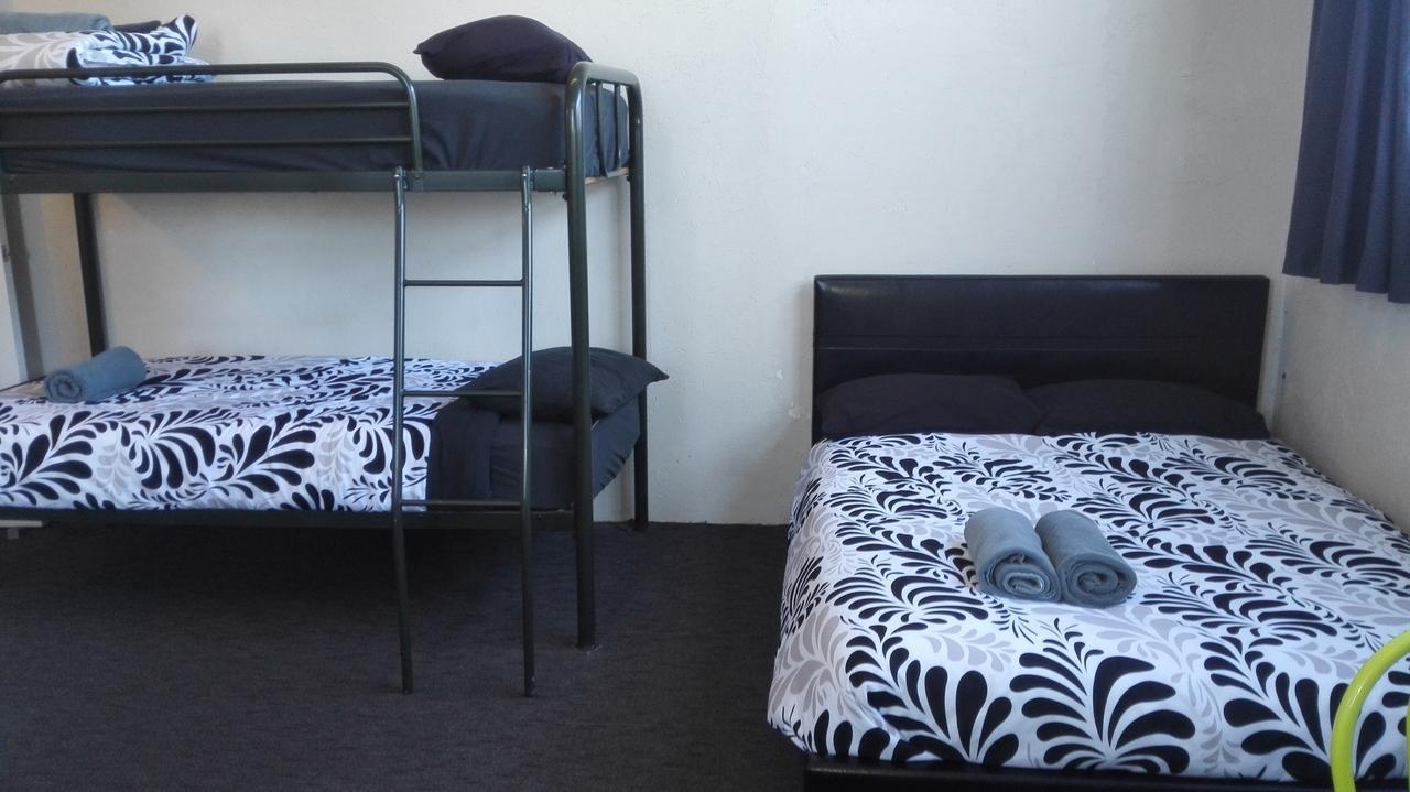 Mountain Jade Backpackers,Private Rooms & Studios Hokitika Esterno foto