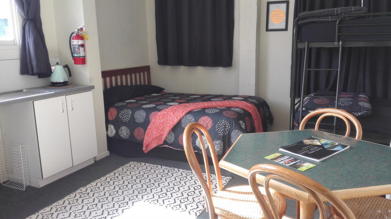 Mountain Jade Backpackers,Private Rooms & Studios Hokitika Esterno foto