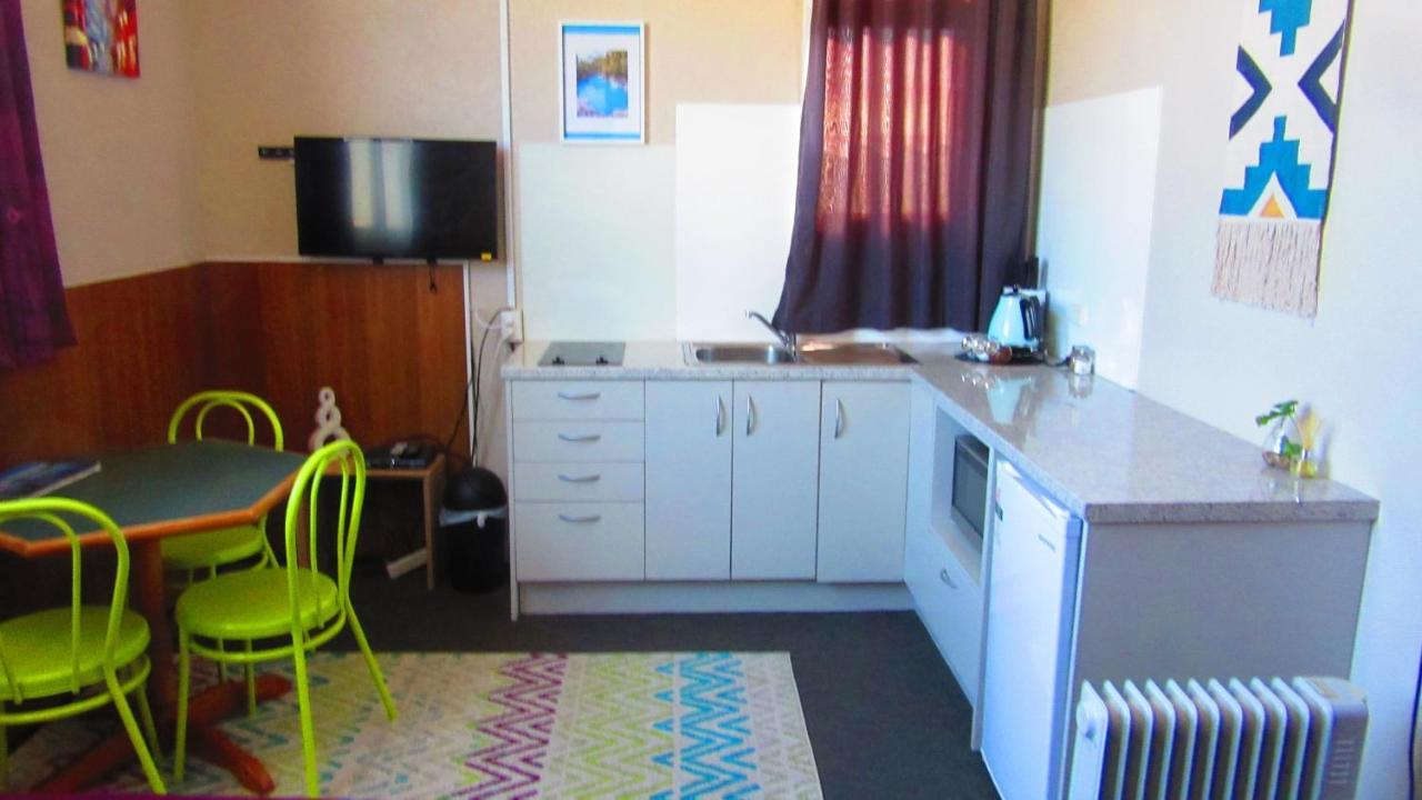 Mountain Jade Backpackers,Private Rooms & Studios Hokitika Esterno foto